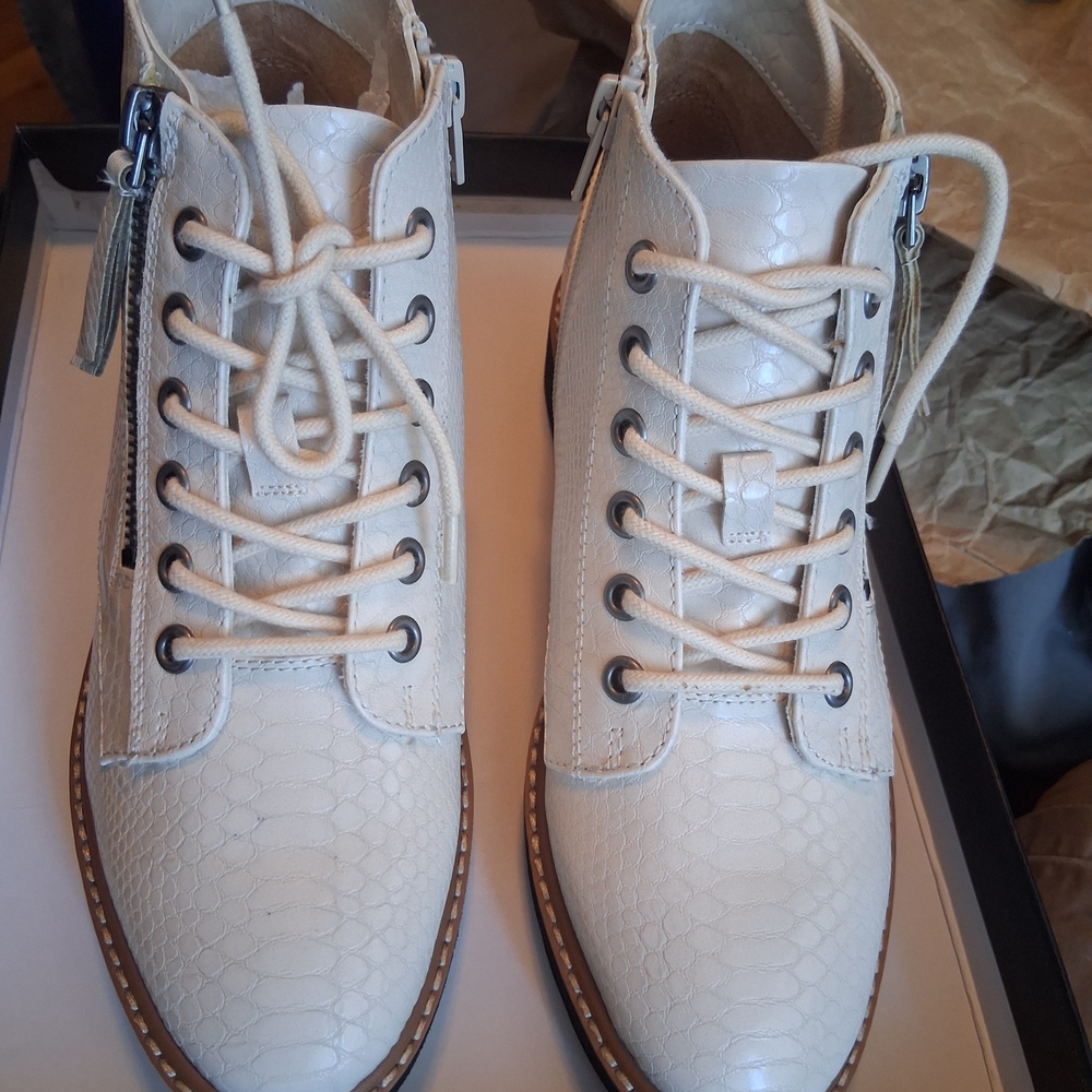 Naturalizer Cream Lace Up Boots